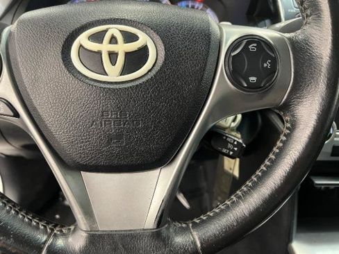 Used 2014 Toyota Camry SE FWD image 13