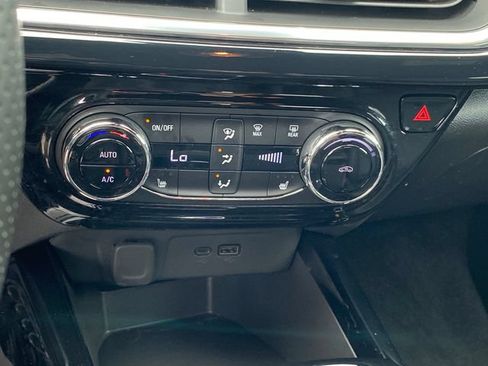 Used 2025 Chevrolet Trax RS w/ Driver Confidence Package FWD image 13