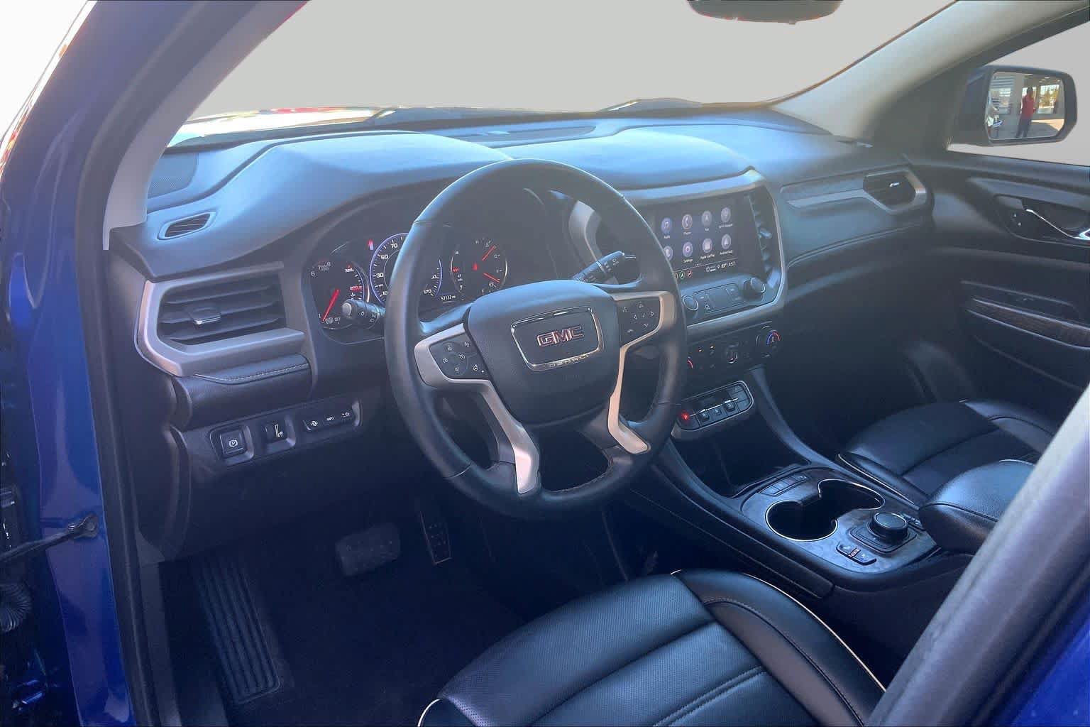 Used 2023 GMC Acadia Denali w/ Denali Ultimate Package FWD image 18