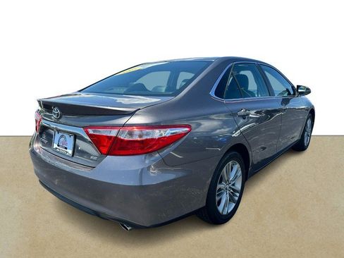 Used 2016 Toyota Camry SE FWD image 4