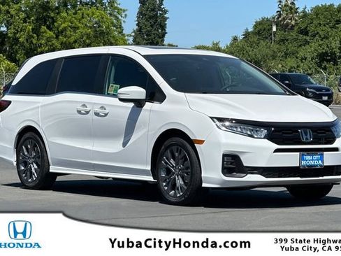 New 2026 Honda Odyssey Touring image 1