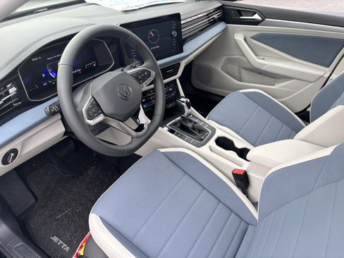 New 2026 Volkswagen Jetta SE FWD image 16