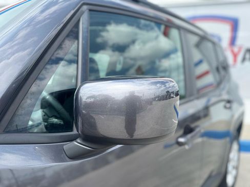 Used 2018 Jeep Renegade Latitude AWD/4WD image 6