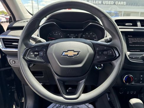 Used 2023 Chevrolet TrailBlazer LT FWD image 23