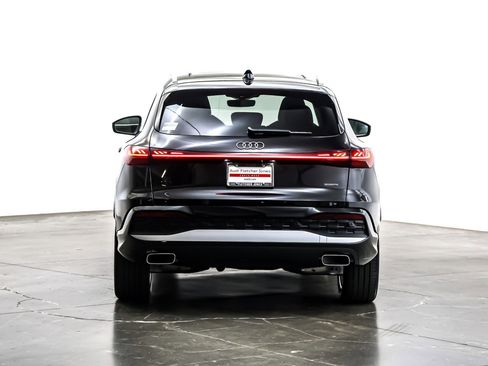 New 2025 Audi Q5 Prestige image 3