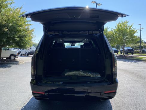 Used 2025 Cadillac Escalade Sport Platinum w/ LPO, Floor Liner Package AWD/4WD image 11