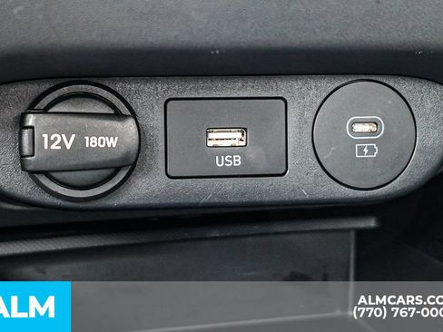 Used 2025 Hyundai Elantra SE FWD image 39