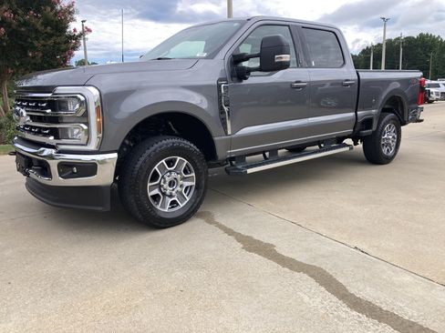 Used 2024 Ford F250 Lariat AWD/4WD image 1