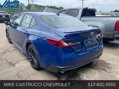 Used 2025 Toyota Camry SE FWD image 4