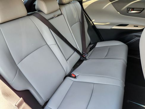 Used 2022 Toyota Venza XLE AWD/4WD image 15