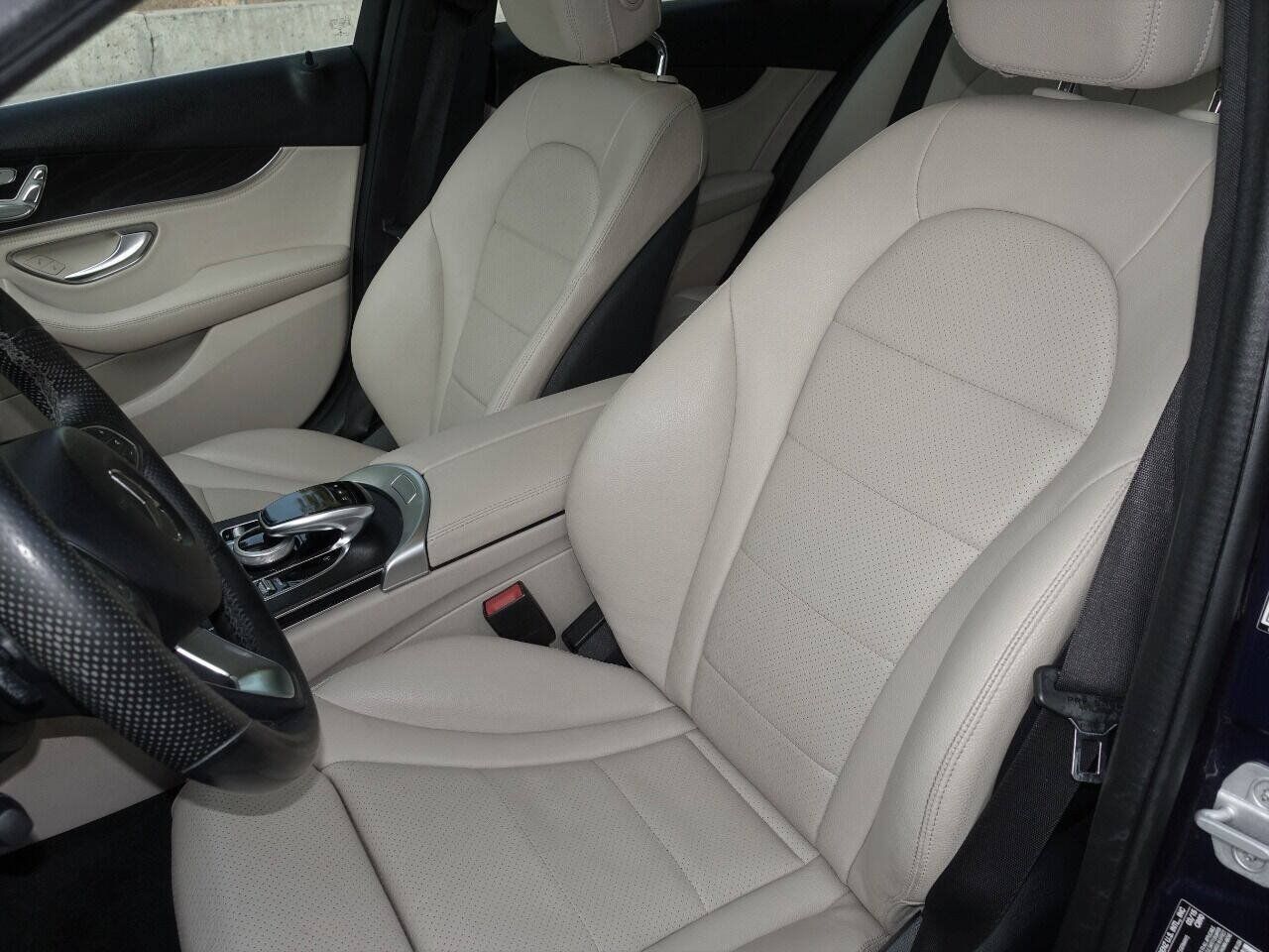 Used 2015 Mercedes-Benz C 300 Sedan image 33