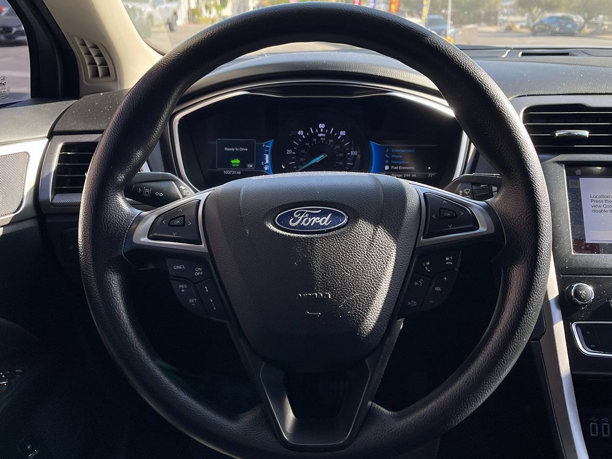 Used 2019 Ford Fusion SE FWD image 29