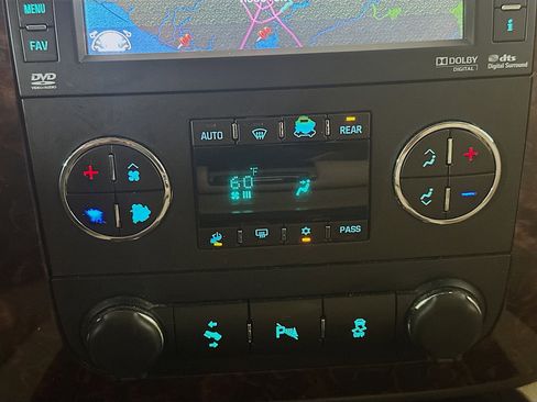 Used 2013 GMC Yukon Denali RWD image 24