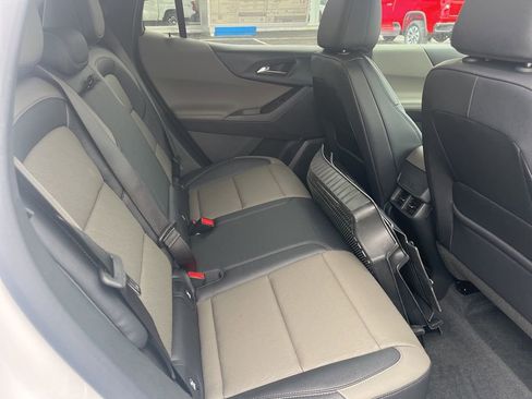 New 2026 Chevrolet Equinox LT w/ Convenience Package II FWD image 31