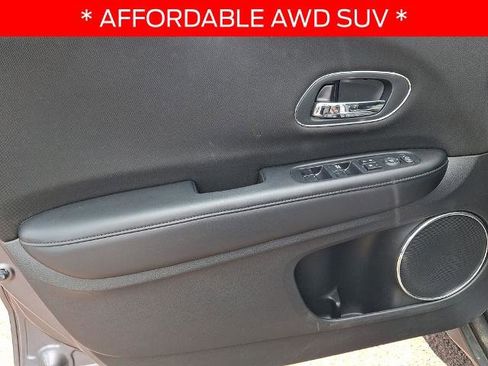 Used 2018 Honda HR-V EX image 12
