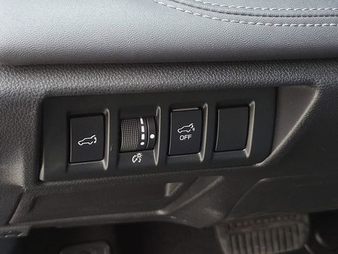 Used 2021 Subaru Outback Limited image 23