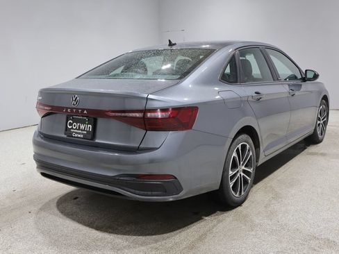 Used 2025 Volkswagen Jetta Sport FWD image 2