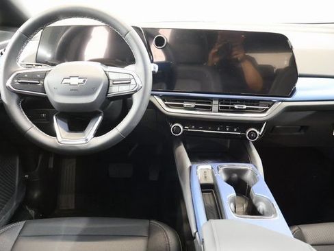 New 2026 Chevrolet Equinox EV LT FWD image 14