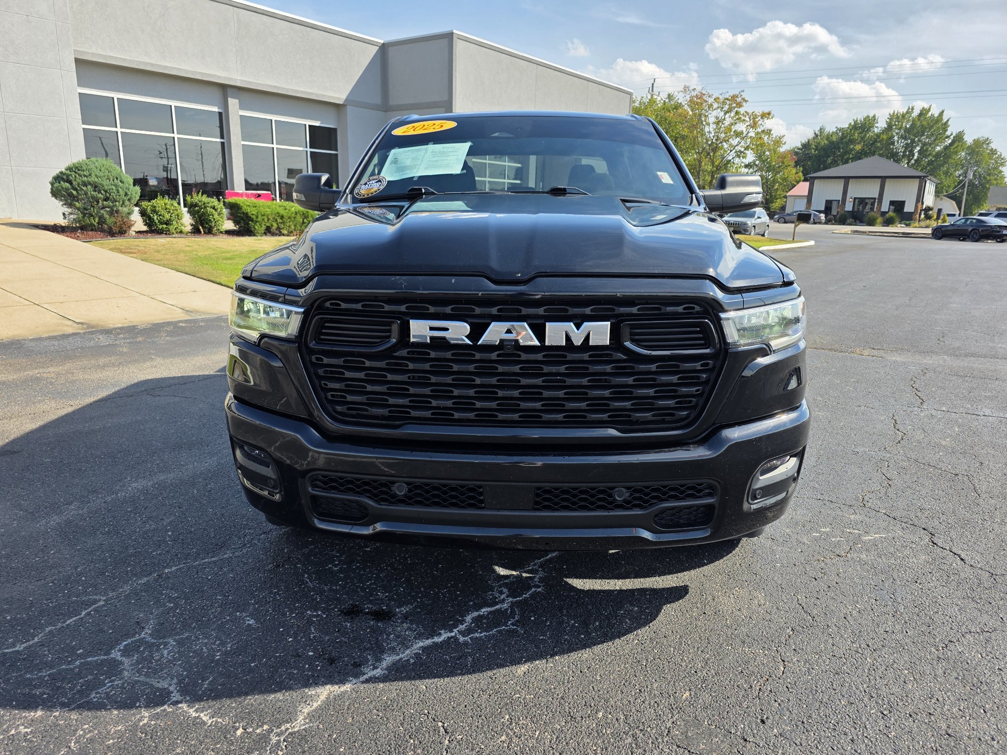 Used 2025 RAM 1500 Big Horn AWD/4WD image 3