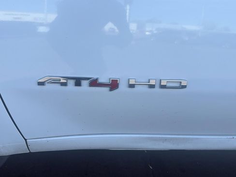 Used 2025 GMC Sierra 2500 AT4 image 11