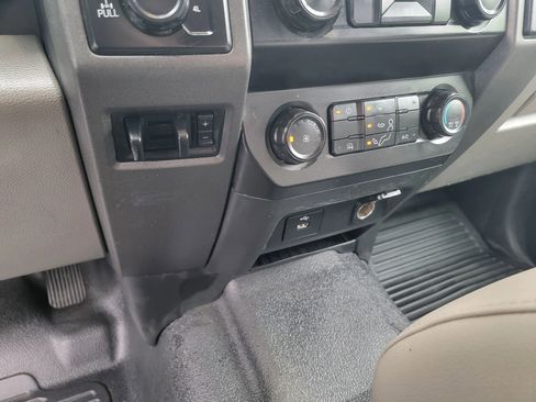 Used 2020 Ford F250 XL w/ Power Equipment Group image 22