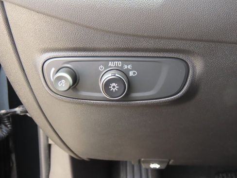 Used 2024 Chevrolet Equinox LS w/ LS Convenience Package FWD image 26