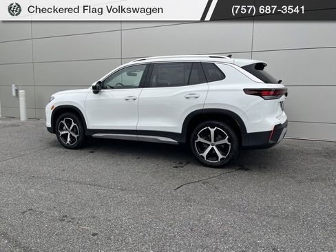 New 2025 Volkswagen Tiguan SE image 16