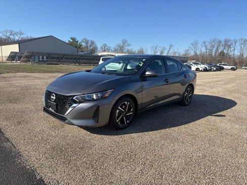 Used 2024 Nissan Sentra SV image 8