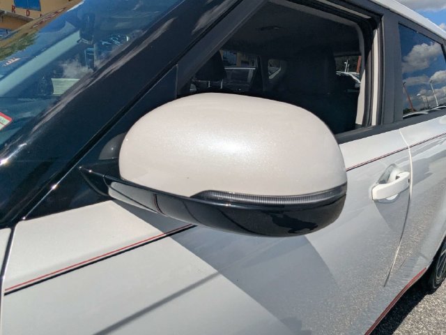Used 2020 Kia Soul GT-Line Turbo FWD image 12