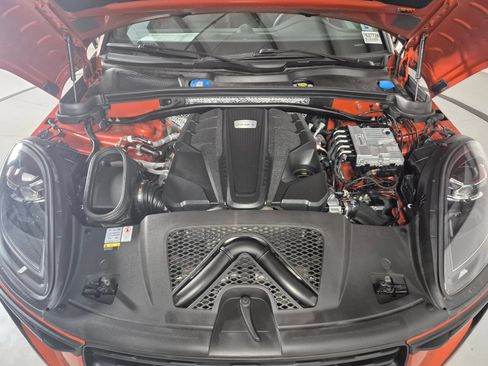 Used 2022 Porsche Macan S AWD/4WD image 8
