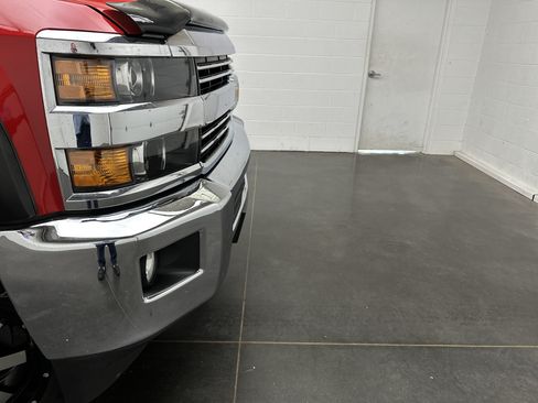 Used 2015 Chevrolet Silverado 2500 LT w/ LT Convenience Package AWD/4WD image 2
