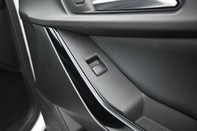 Used 2025 Chevrolet Equinox LT FWD image 35