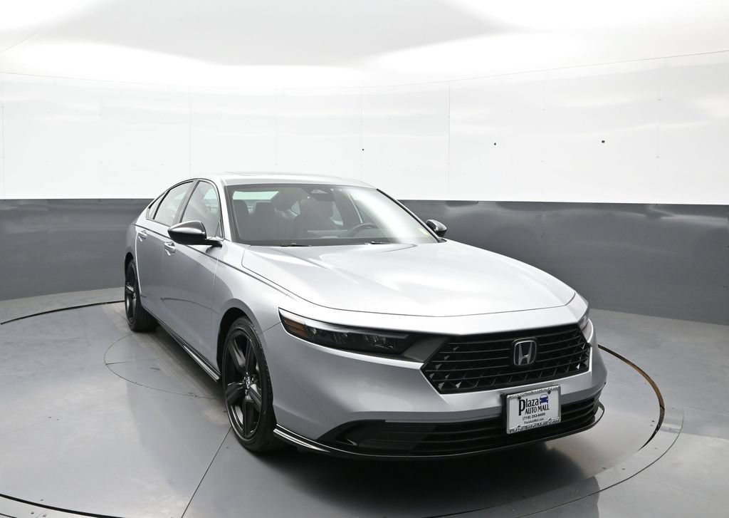 Used 2024 Honda Accord Sport image 3