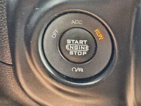 Used 2021 Jeep Wrangler Unlimited Sahara AWD/4WD image 32