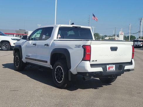 New 2026 Toyota Tacoma TRD Off-Road AWD/4WD image 3