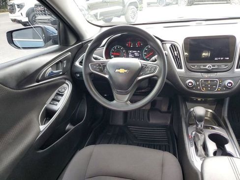 Used 2024 Chevrolet Malibu LT FWD image 13