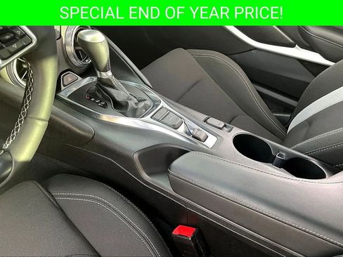 Used 2021 Chevrolet Camaro LT w/ RS Package image 16