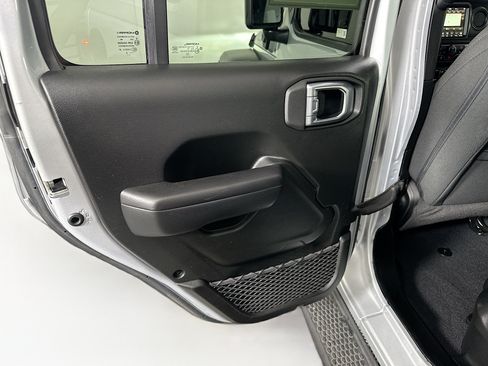 Used 2023 Jeep Wrangler Unlimited w/ Cold Weather Group AWD/4WD image 25