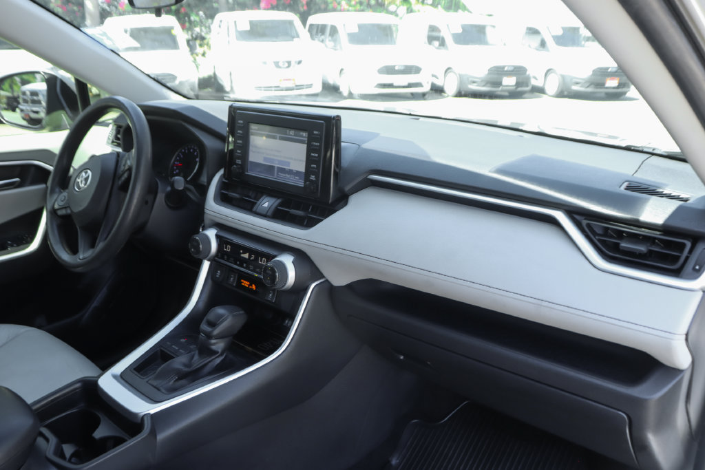 Used 2019 Toyota RAV4 XLE FWD image 37