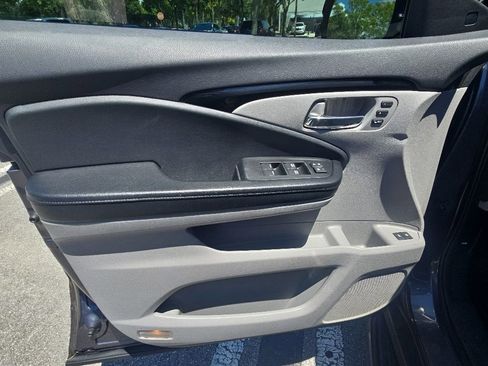 Used 2018 Honda Pilot Elite image 10