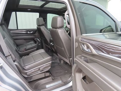 Used 2021 GMC Yukon Denali w/ Denali Premium Package AWD/4WD image 29