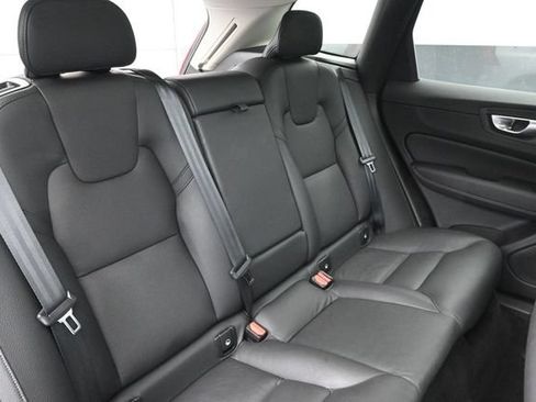 Used 2024 Volvo XC60 B5 Plus w/ Protection Package Premier AWD/4WD image 28