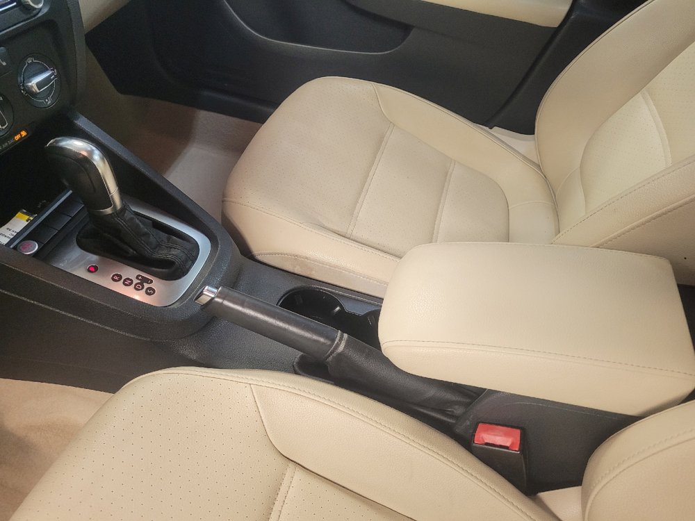 Used 2014 Volkswagen Jetta SE FWD image 26