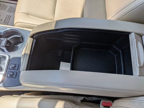 Used 2019 Toyota Highlander XLE AWD/4WD image 70