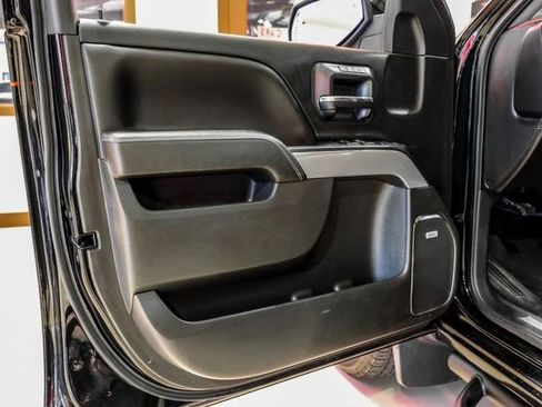 Used 2017 Chevrolet Silverado 1500 LTZ Z71 image 40