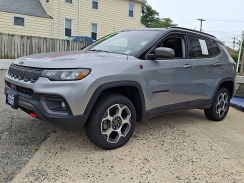 Used 2022 Jeep Compass Trailhawk w/ Sun and Sound Group AWD/4WD image 3