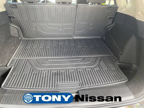 Used 2025 Nissan Rogue SV AWD/4WD image 11