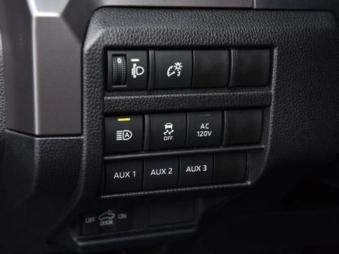 Used 2025 Toyota Tacoma TRD Off-Road w/ TRD Off Road Upgrade Package AWD/4WD image 11