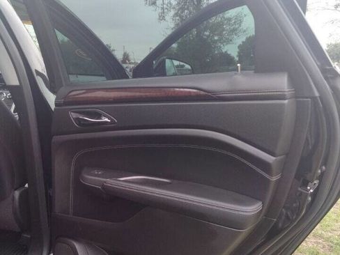 Used 2012 Cadillac SRX Luxury image 23