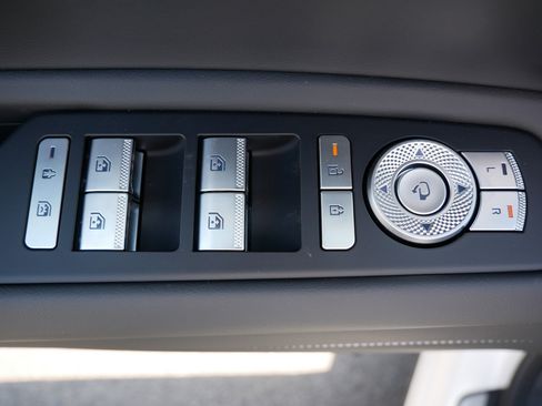 New 2025 Genesis GV80 3.5T e-SC image 8